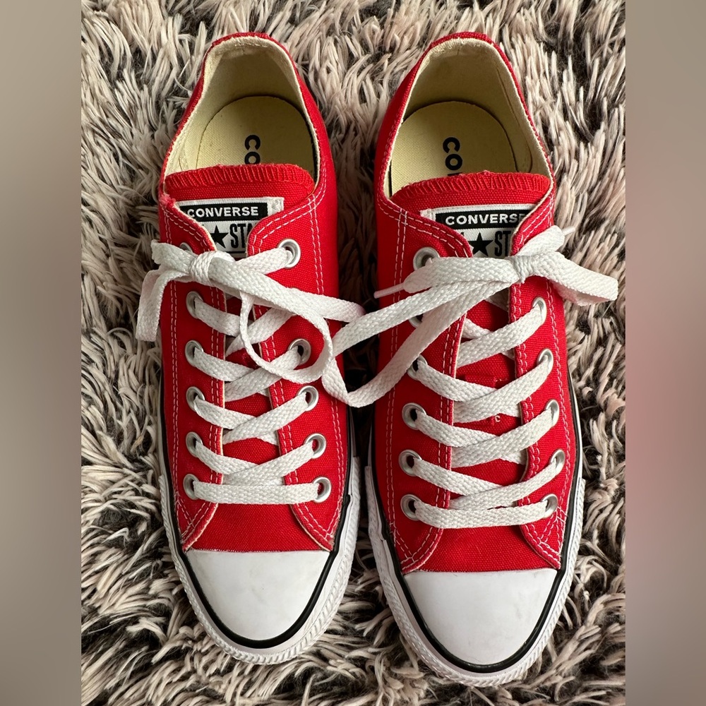 EUC Red Unisex Converse All Stars M/6-W/8